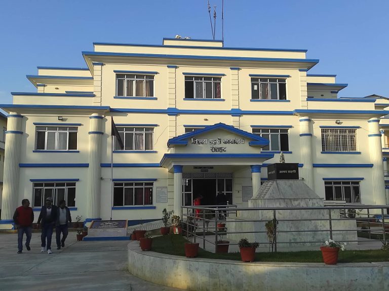 अपराध नियन्त्रण र राजस्व संकलनमा रौतहट प्रहरी आक्रामकः  एक महिनामा ७७ मुद्दा दर्ता, ४१ फरार पक्राउ